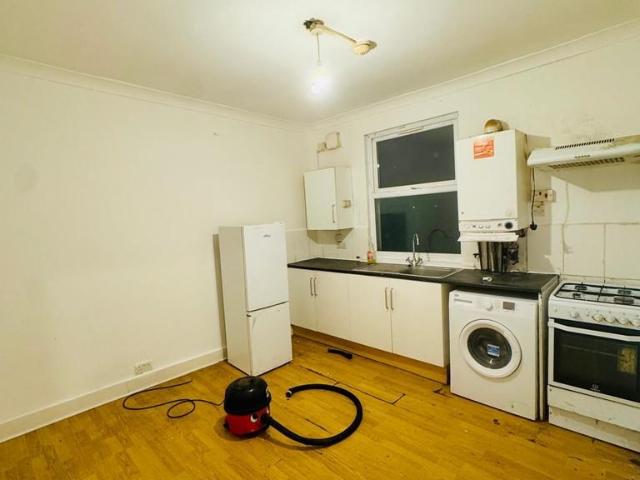 Apartment for rent in Little Ilford, Greater London