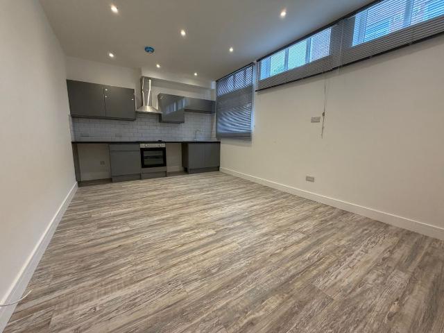 Apartment for rent in Eastleigh, Helford