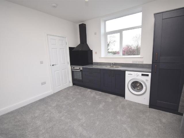 Apartment for rent in Daisy Hill, Lee Bank