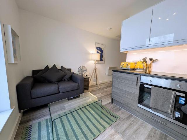 Studio for rent in Ropewalks, Calderstones