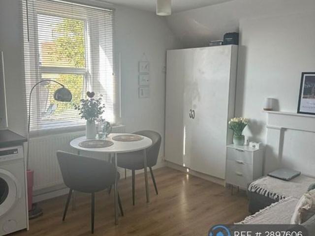 Apartment for rent in Streatham Hill, Greater London