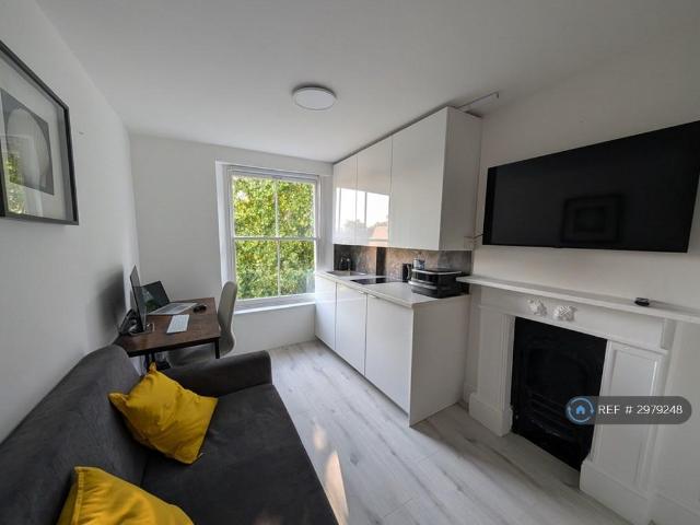 Apartment for rent in Bayswater, Greater London