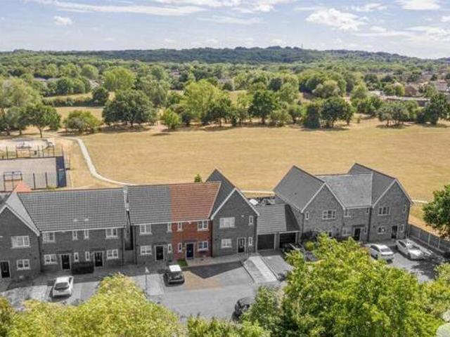 House for sale in Laindon, Essex