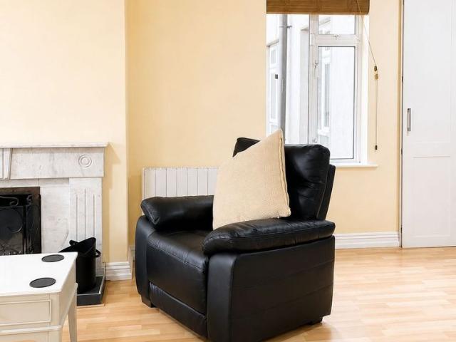 Studio to rent in Bluebell, North Tipperary
