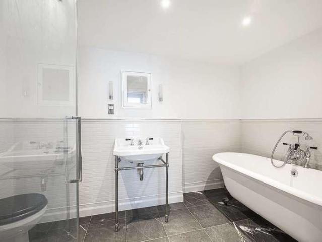 Apartment for rent in Hammersmith, Westbourne Green