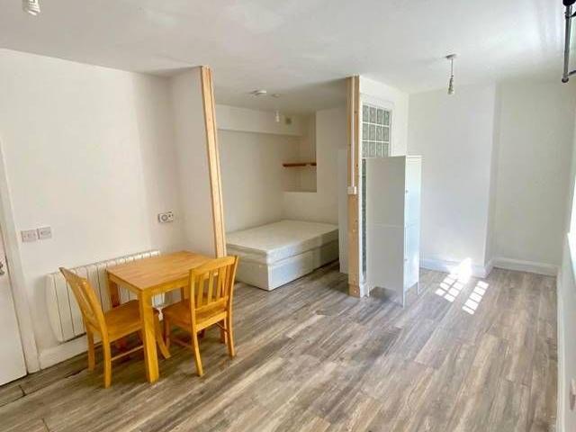 Apartment to rent in Bluebell, North Tipperary