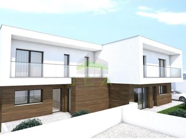 Terreno venda em Parceiros e Azoia, Leiria