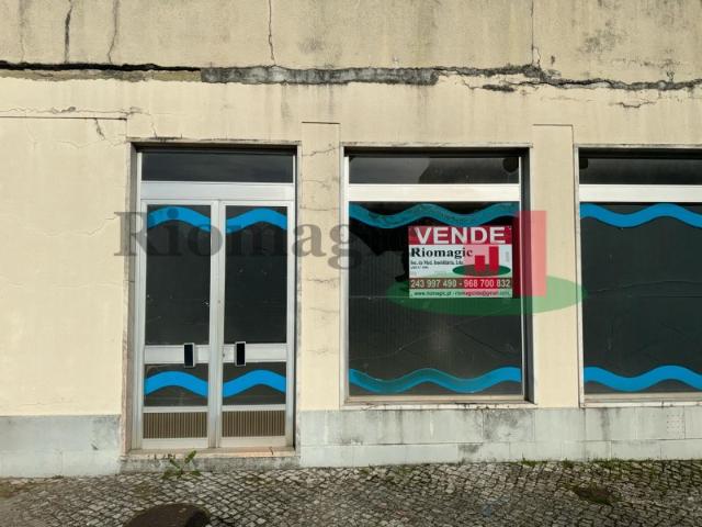 Loja venda em Bairro das Almoinhas, Leiria