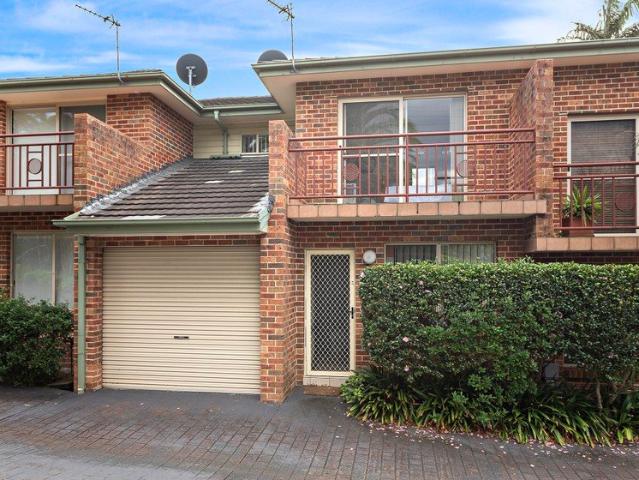 Townhouse for sale in Wollongong West, New South Wales