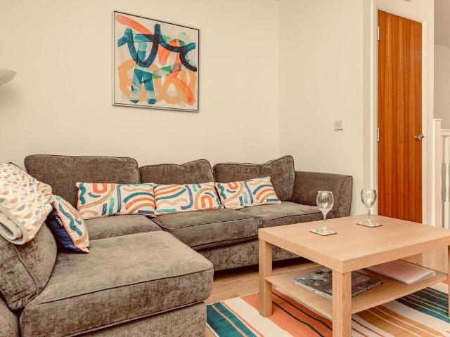 Apartment for rent in Lorne, Leith