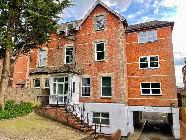 House for rent in Pachesham Park, Surrey