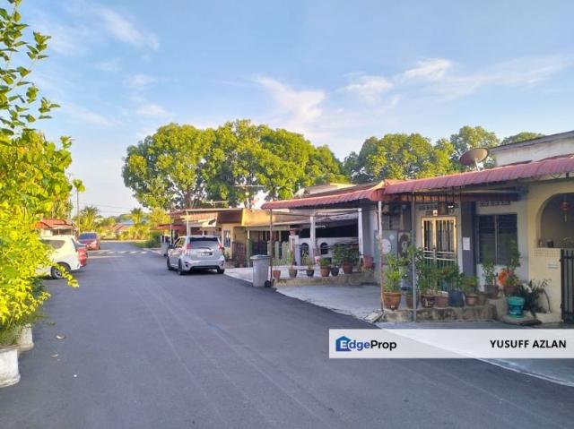 House for sale in Malaka