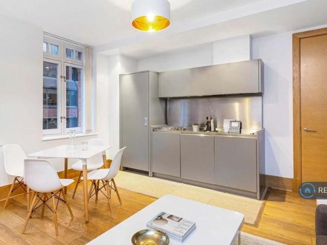 Apartment for rent in St. George in the East, Greater London