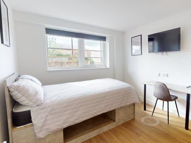 Room for rent in Elmfield, Leicestershire