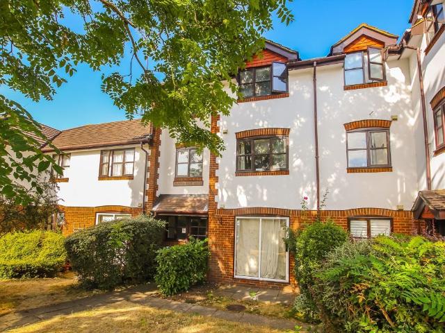 Apartment for rent in Tolworth, Greater London