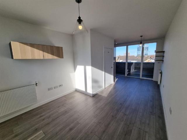 Apartment for rent in London Borough of Croydon, Greater London