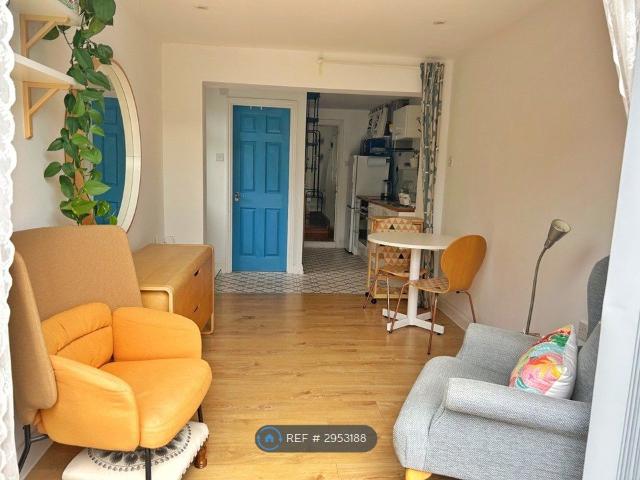 Apartment for rent in Penge, Greater London