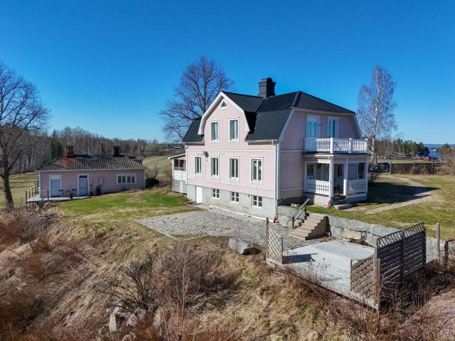 Villa till salu i Bollnäs, Gävleborg