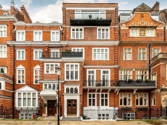 Apartment for rent in Chelsea, Greater London