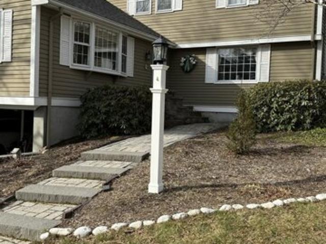 House for sale in Simsbury, Connecticut