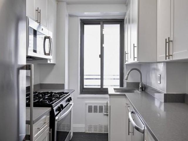 Apartment for rent in Arverne, New York