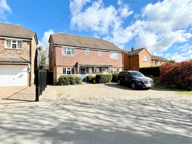 House for rent in Burnham, Swallow