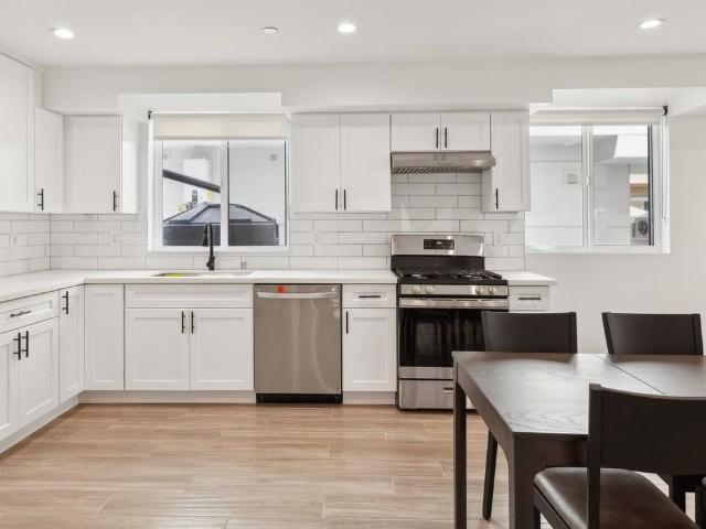 Apartment for rent in Canoga Park, California