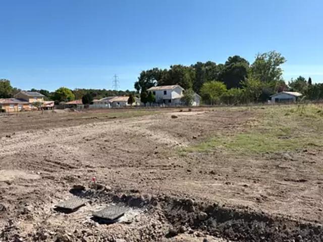 Terrain vente à Luxeau, Léognan
