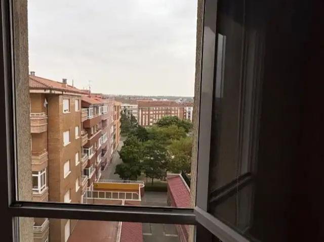 Apartamento en alquiler en San Lorenzo - La Palomera - San Mamés, León