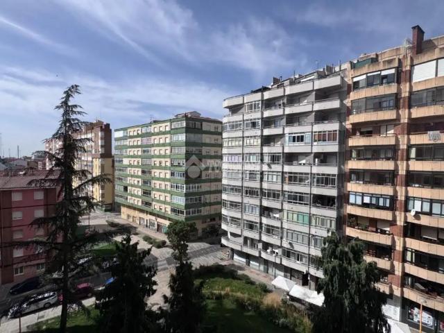Apartamento en alquiler en San Lorenzo - La Palomera - San Mamés, León