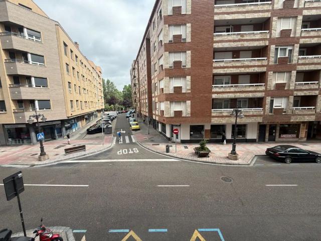 Apartamento en alquiler en Eras de Renueva, León