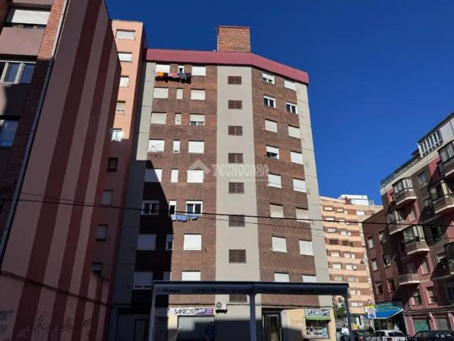 Apartamento en alquiler en San Lorenzo - La Palomera - San Mamés, León