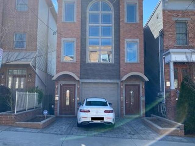 House for sale in Hudson, New Jersey