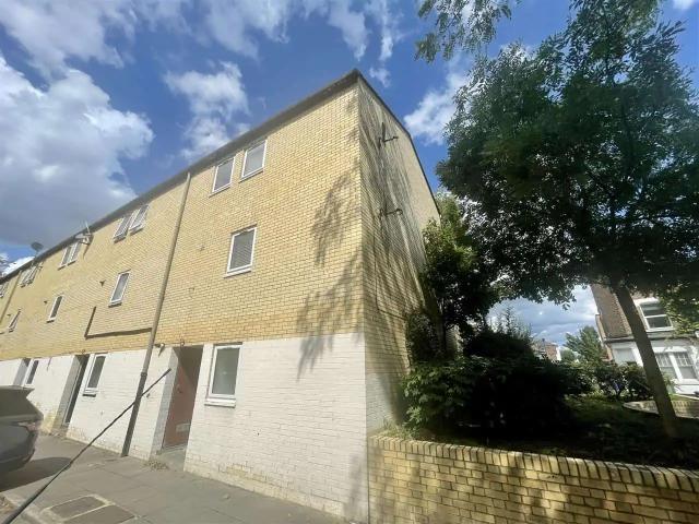Apartment for rent in Peckham, Greater London