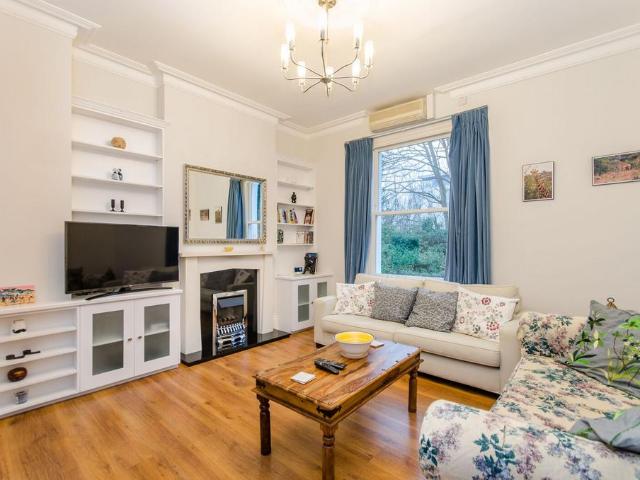 Apartment for rent in London Borough of Ealing, Greater London