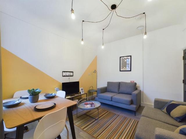 House for rent in Kensington, Calderstones