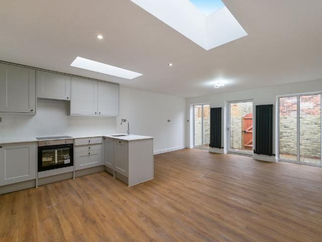 Studio for rent in London Borough of Merton, Greater London