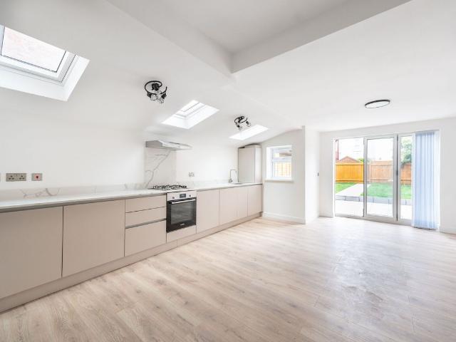 Apartment for rent in Harlesden, Greater London