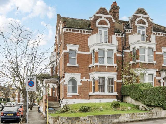 Apartment for rent in London Borough of Merton, Greater London