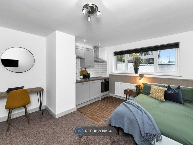 Room for rent in New Normanton, East Midlands