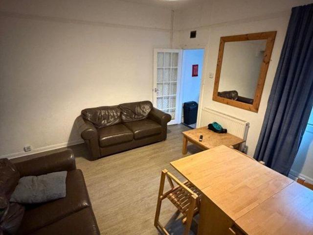 House for rent in Elmfield, Leicestershire