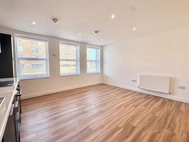 Apartment for rent in East Cliff, Acol