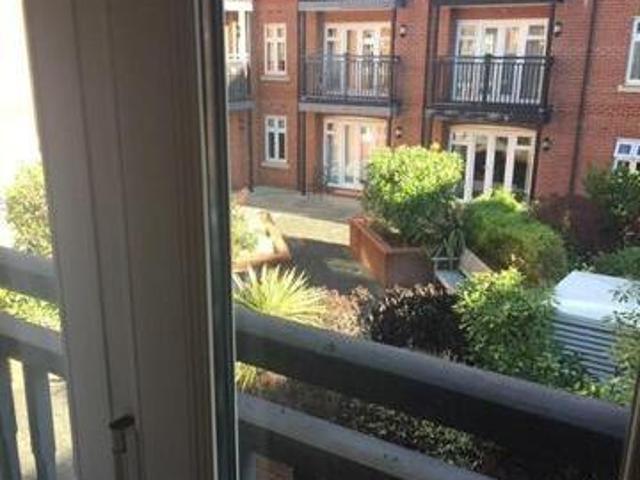 House for rent in Pachesham Park, Surrey