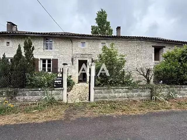 Maison vente à Confolens, Les Adjots