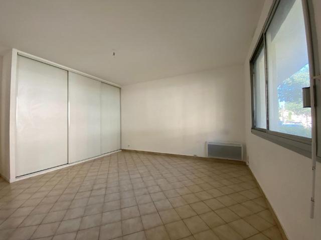 Studio location à Nîmes, Les Angles