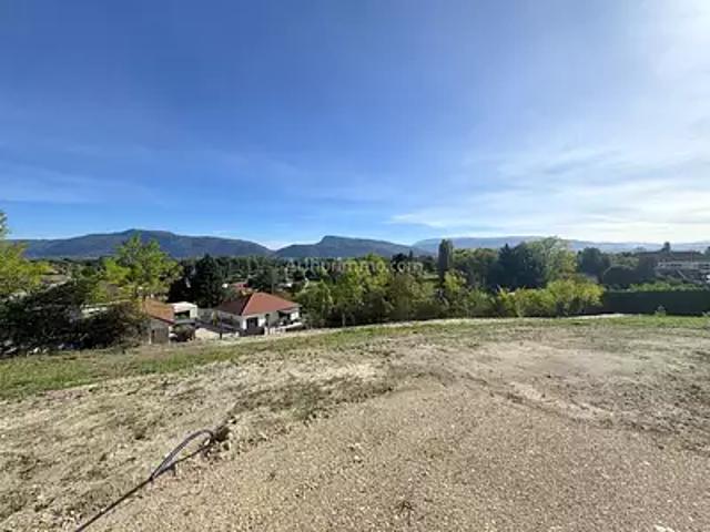 Terrain vente à La Tour-du-Pin, Les Avenières