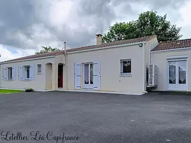 Maison vente à Parthenay, Chantecorps