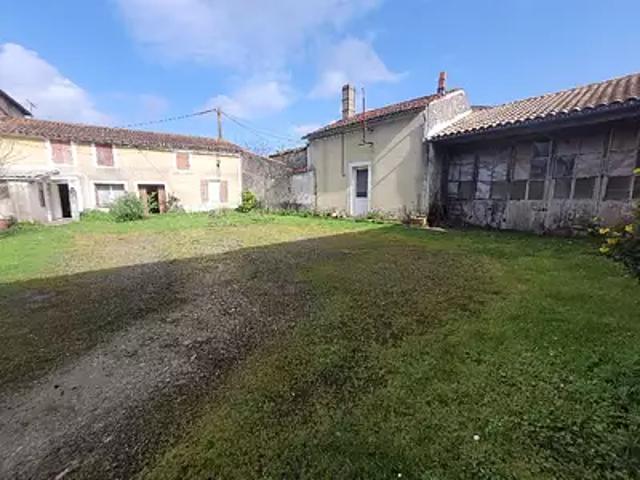 Maison vente à Saint-Jean-d'Angély, Les Eglises-d'argenteuil
