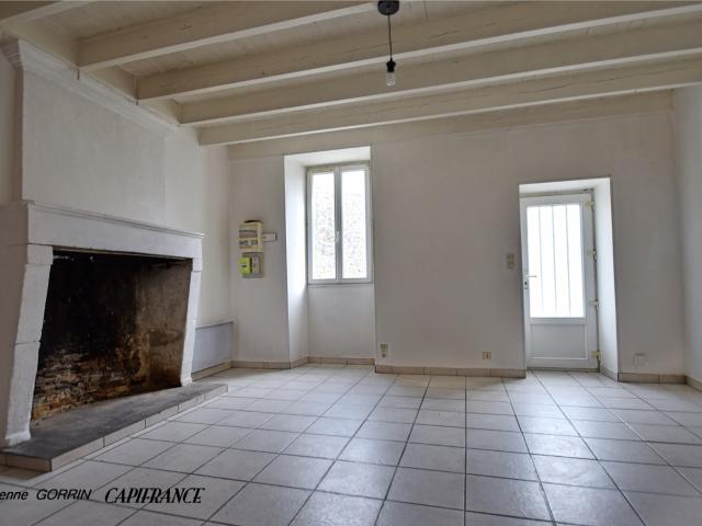 Maison vente à Les Essards, Charente-Maritime