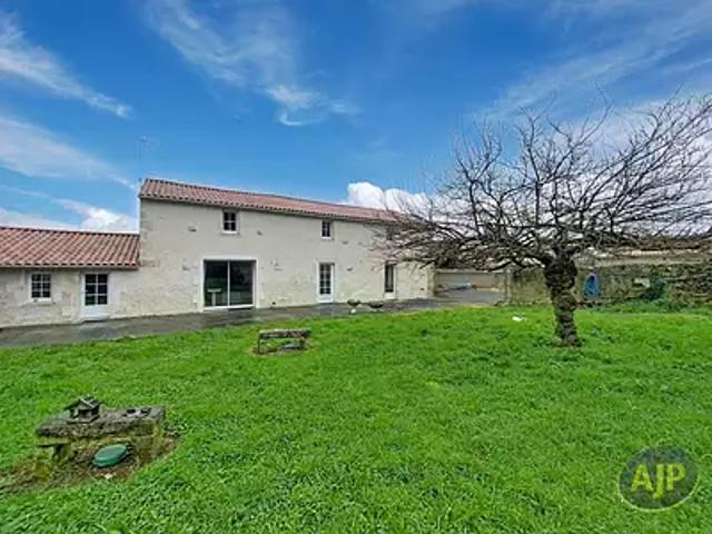 Maison vente à Fontenay-le-Comte, Les Magnils-reigniers
